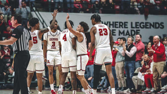 Alabama basketball in throwback uniforms vs. Texas A&M